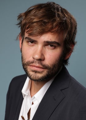 How tall is Rossif Sutherland?